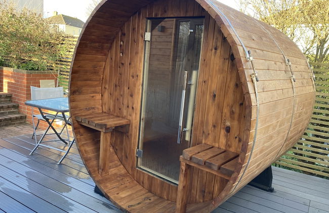 Contemporary Guest House With Outside Barrel Sauna - Foto 23