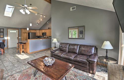 Mountain Home Cottage with Deck on White River! - Foto 13