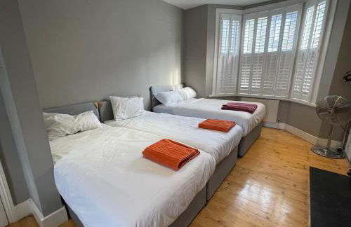 Huge 6-Bedroom House in Greenwich, Sleeps 12 - Foto 11