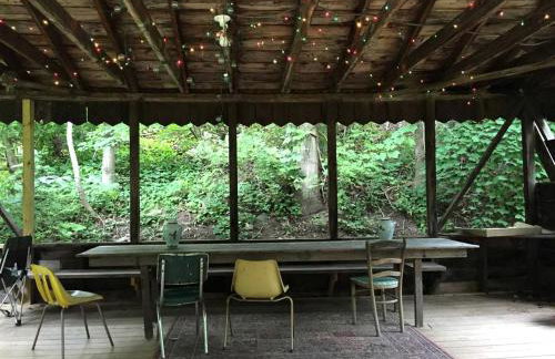 Rustic Couples' Cabin for Idyllic Catskills Getaway, Upstate New York - Foto 11