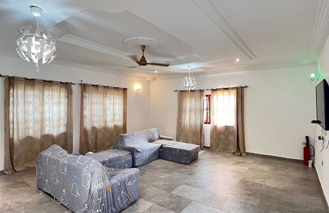 Charming 4-bed House in Kokrobite - Photo 9