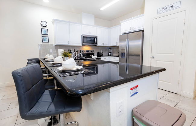 Beautiful Townhome With Hot Tub 13 - Photo 14