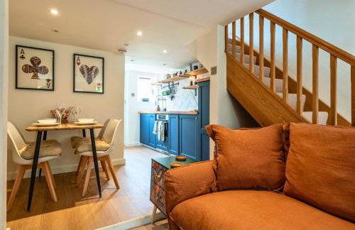 Cosy 2BD Cottage in Oxfordshire - Near Daylesford! - Photo 1