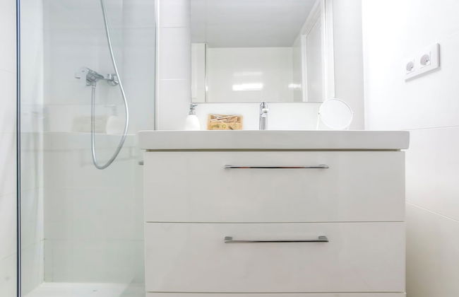 Newly Renovated Beachfront Apartment Ideally Located in Penelope - Foto 23