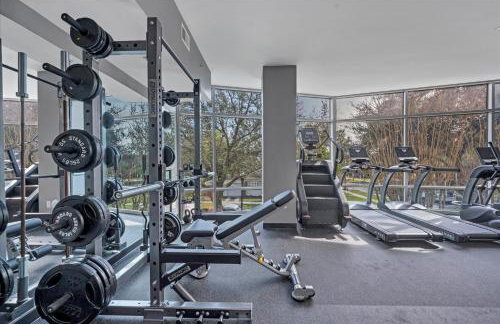 Luxurious 2 Beds 2 Baths Downtown Apartment - Photo 40