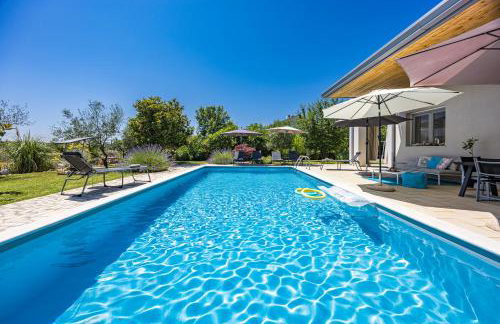 Holiday house with pool near Rovinj - Foto 1