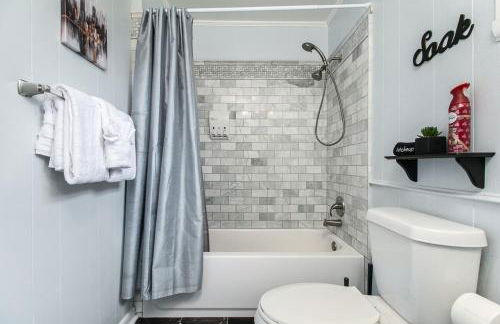 Farmhouse and Charming Place - Photo 37