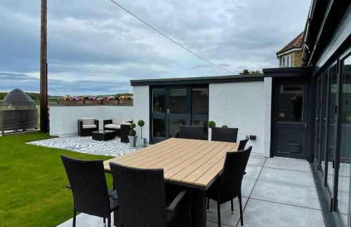 Castle View House - Photo 5