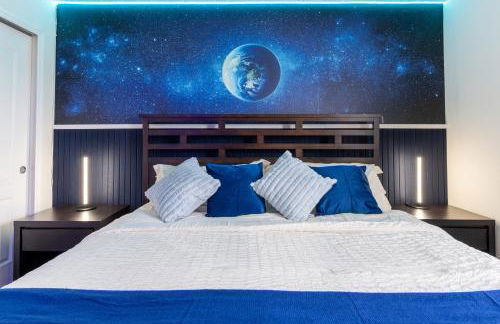 Luxury 8BR Villa with Pool, Spa, Theater & Game Room near Disney - Foto 23