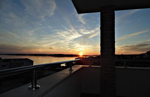 House Natali 70m from the beach - free EV top up - Photo 47