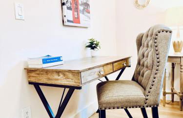 Stylish Stay Close to UM City Vibes - Photo 14