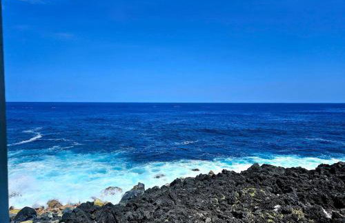 Breathtaking Oceanfront Home on Lava Rock Beach - Photo 45