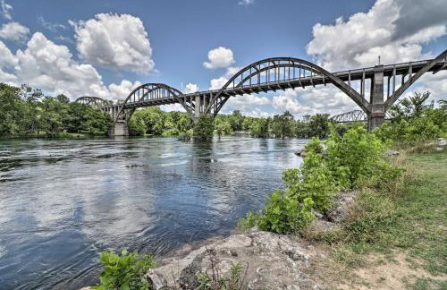 Country-Chic Cotter Home with Outdoor Living Space! - Foto 30