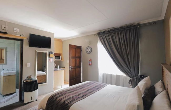 Ledumo Lodge - Photo 13