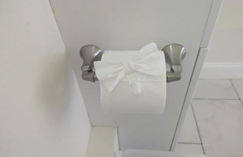 Tranquil Getaway Cottage in Charming, Bethel CT - Foto 29