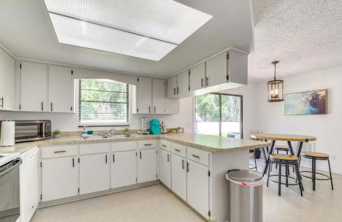 2 Mi to State Parks! Crystal River Home with Yard - Foto 11