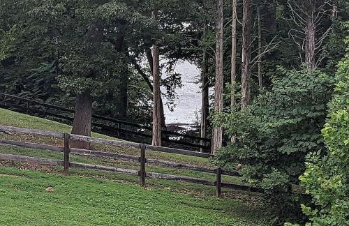 Cheerful 4Br Water View Lakehouse with Dock & More - Foto 2