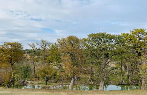 FAMILY RIVER RETREAT! PRIVATE MEDINA RIVER ACCESs! - Foto 51