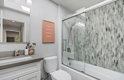 Marbella Lane - Chic Abode w Mountain Skyline - Foto 10