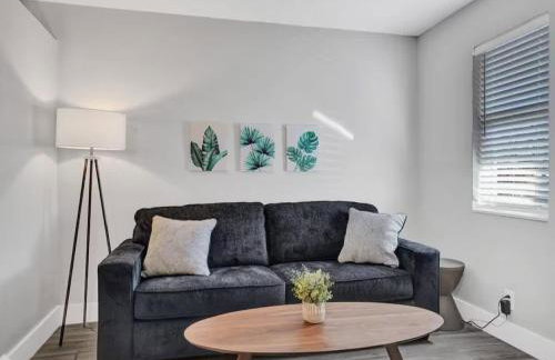 Rustic Retreats Beachy 1BR for 4 guests in the heart of Fort Lauderdale - Foto 3