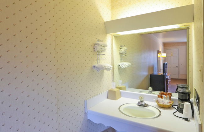 Hotel O Relax Inn Lewisburg near I-64 - Photo 20