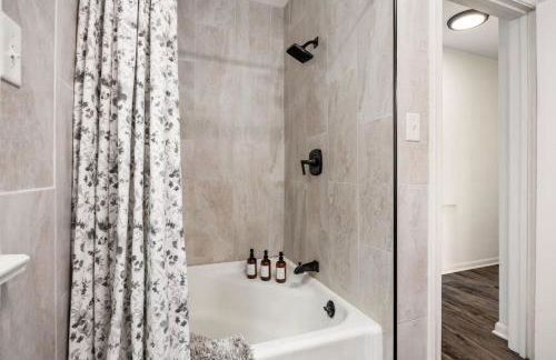 Suburban Sanctuary 3BD Perfect for Long Stays - Foto 32