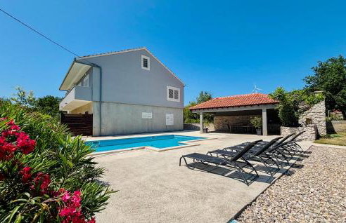 Lovely Apartment In Katuni With Wifi - Foto 1