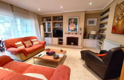 Precioso chalet 4 habitaciones con Piscina comunitaria - Photo 26