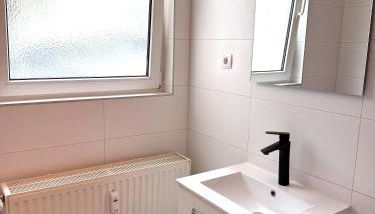 Große möblierte Wohnung im Zentrum von Lage - Foto 3