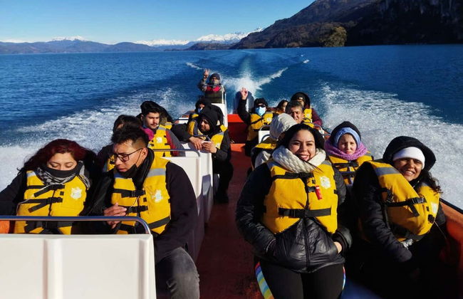 Paseo en barco por las cavernas de mármol de Puerto Sánchez - Foto 1
