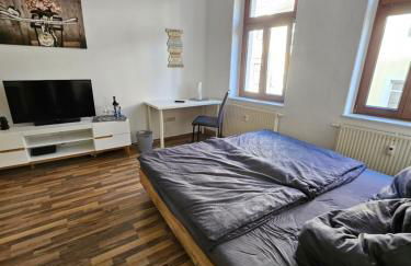 FERIENWOHNUNG 50m2 APARTMENT in ZITTAUER STADTZENTRUM INNENSTADT INNENRING TOP LAGE - WOHNEN AUF ZEIT IN ZITTAU - 1 RAUM WOHNUNG - Foto 3