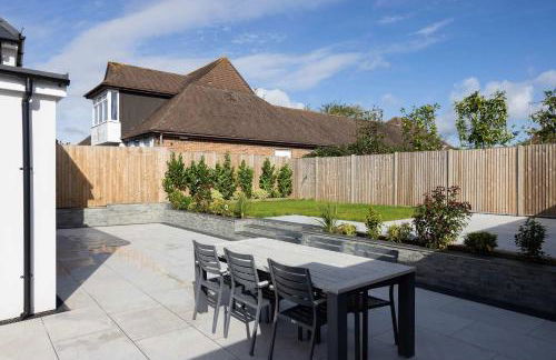 Modern 5-Bedroom Retreat Nr Coast - Foto 36