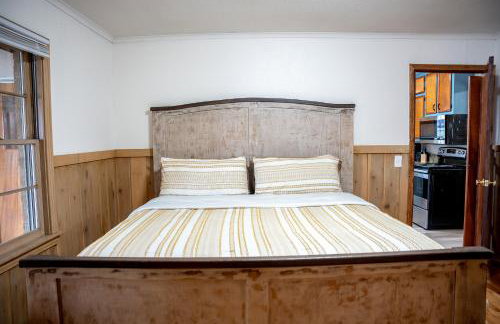 Spacious 4 Bedroom Home with 5 Beds near Interstate 40 in Amarillo, TX - Foto 18