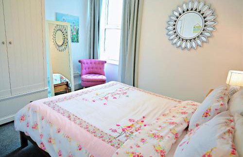 Bay View, Sleeps 18, 7 Bedrooms, 7 Bathrooms, Seafront, Criccieth - Foto 65