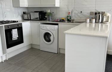 Modern and Stylish Two Bedroom Flat - Foto 19