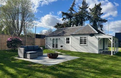 Couples Unique Stay in Bowling Club newly upgraded - Photo 1