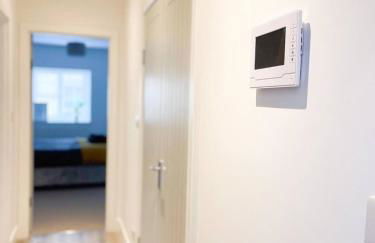 Exclusive 1 and 2 Bedroom Flats only 0,5 miles aw - Foto 80