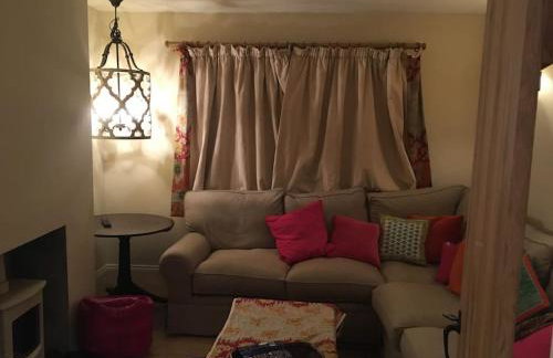 St Anthony’s, bright perkily decorated 3 bedroom house - Photo 9