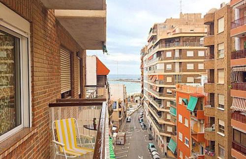 COSY 3 BED APT 200m FROM BEACH WiFi - Photo 19