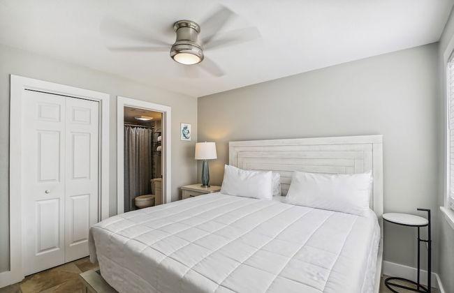 Southbay 55 is 2 Bedroom on the lake with short walk to beach by RedAwning - Foto 3