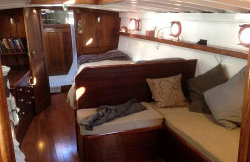 Fabulous Yacht Rental for a Unique Glamping Getaway in Bay Area, California - Foto 8