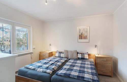 Idyllic Lakeside Cottage - Foto 11