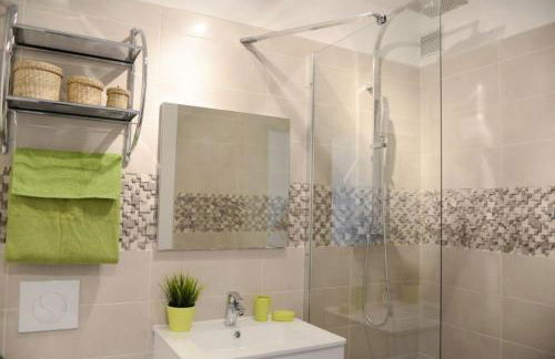 Quiet studio between train stations and the Opera. - Foto 14