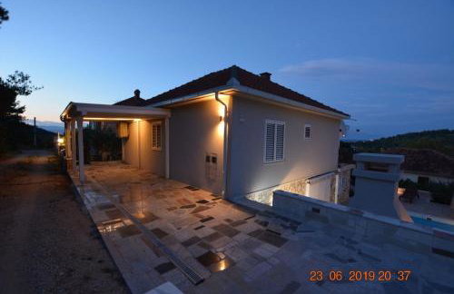 Dreamlodge - Luxe Dalmatian Villa, private pool, parking, mooring, breathtaking sea & mountain view, at 150 m from idyllic private beach - Foto 4