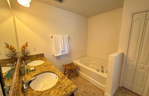 Incrível casa 5BD/5BA com piscina perto da Disney - Foto 18