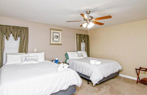 Cabin by the Creek with private creek access - Foto 9