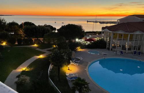 Vue Mer et Piscine, avec Balcon - 1 min de la plage - Foto 23