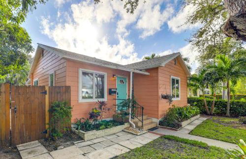 Yard and Hot Tub Historic Lake Worth Cottage! - Photo 33