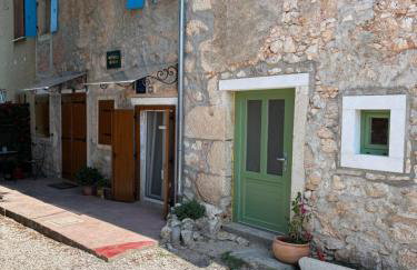 Bonvivan House - Photo 2