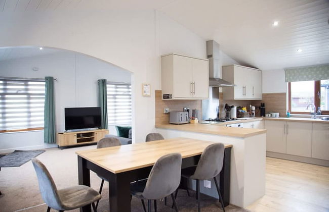 Stunning 3 Bedroom Lodge With Hot Tub in York - Foto 1